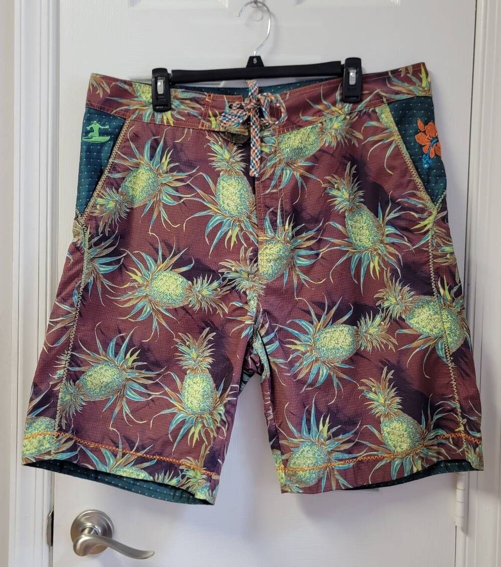Robert Graham Fun In The Sun Strunk L 9"